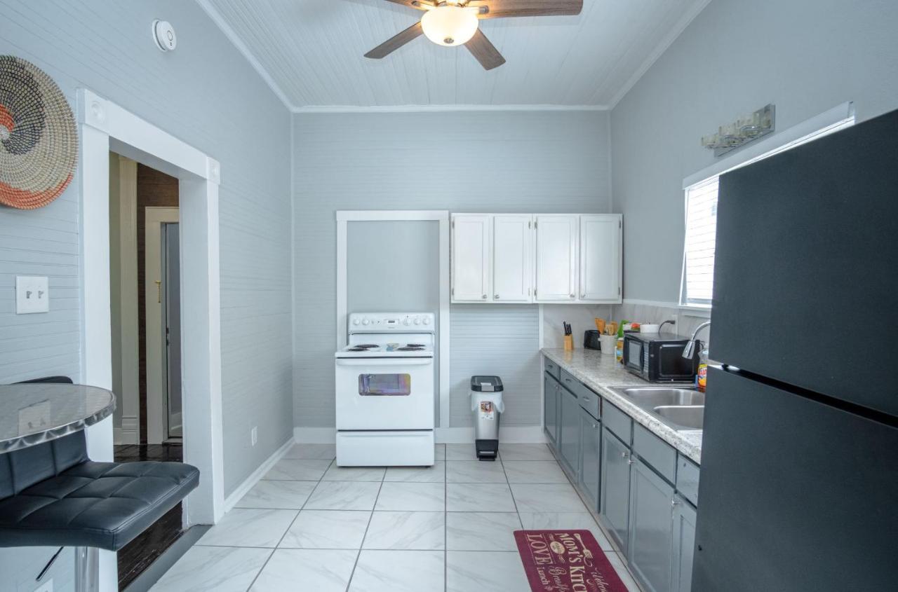 サンアントニオRemodeled Historic 2Br 1Ba House Near Downtownアパートメント エクステリア 写真